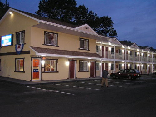 Atrium Inn photo