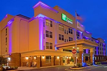 Holiday Inn Express Woodbridge photo